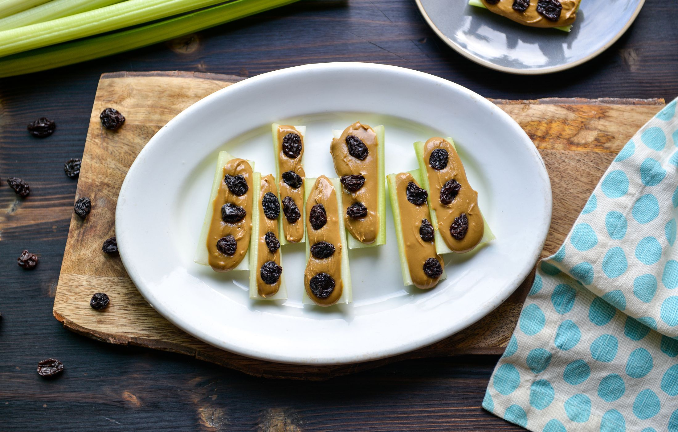 FROGS ON A LOG-SUNBUTTER-CELERY-2